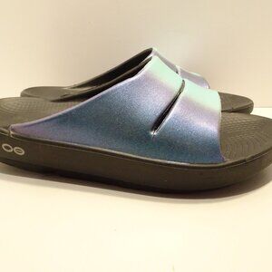 Oofos Ooahh Slide Recovery Sandals Camo Women’s 7 Blue Holographic